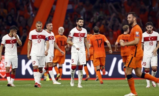 A Milli Futbol Takımı, FIFA dünya sıralamasında 41'inciliğe geriledi