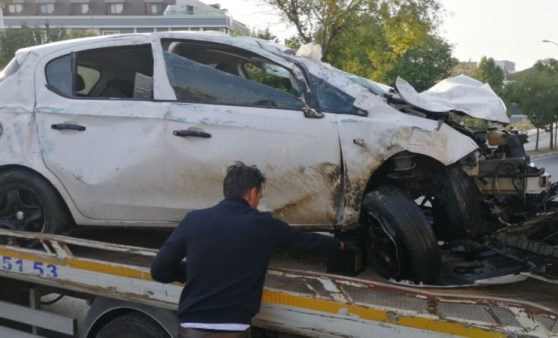 Beylikdüzü'nde otomobiliyle markete girdi