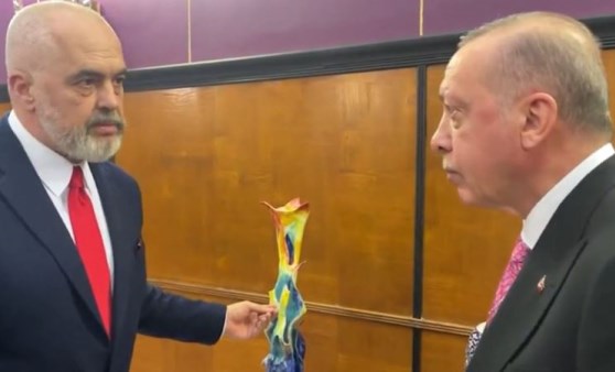 Erdoğan'ın sorusu şaşkına çevirdi, Arnavutluk Başbakanı böyle bozuldu