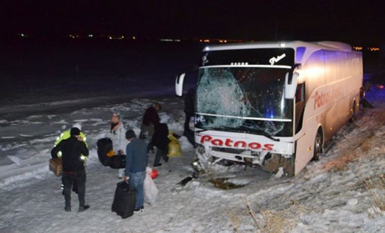 Aksaray’da yolcu otobüsü şarampole düştü: 4 yaralı