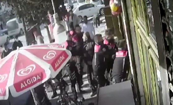 Ankara'da polis esnafı tekme tokat dövdü