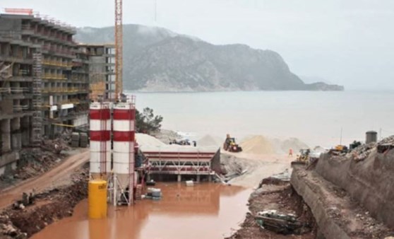 Marmaris'in cennet gibi koyuna 'hançer' saplandı