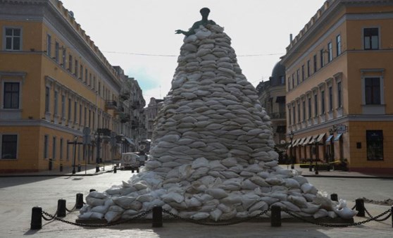 Odessa halkı Rus çıkarmasına karşı sahildeki hazırlığını sürdürüyor