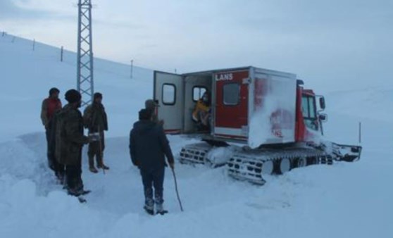 2 aylık bebek paletli ambulansla kurtarıldı