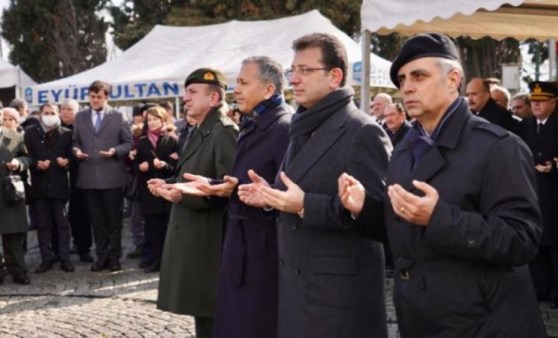 Çanakkale şehitleri kar yağışı altında anıldı