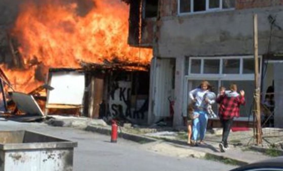 Yangında can pazarı: Çocukları alevlerin arasından böyle çıkardılar