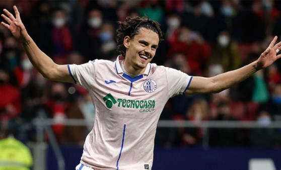 Getafe'den Enes Ünal'a 700. gole özel hatıra forması