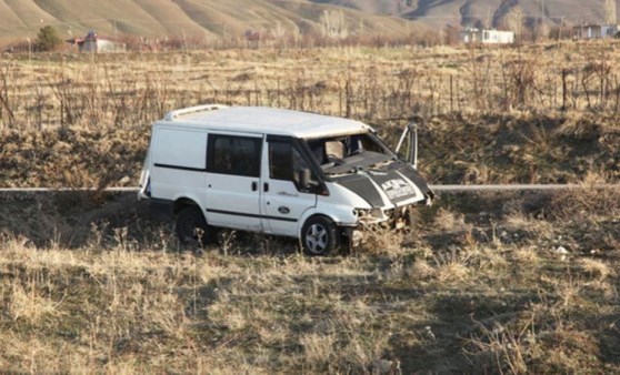 Bitlis'te minibüs takla attı: 4 ölü, 25 yaralı (11 Nisan 2022) (Video Haber)