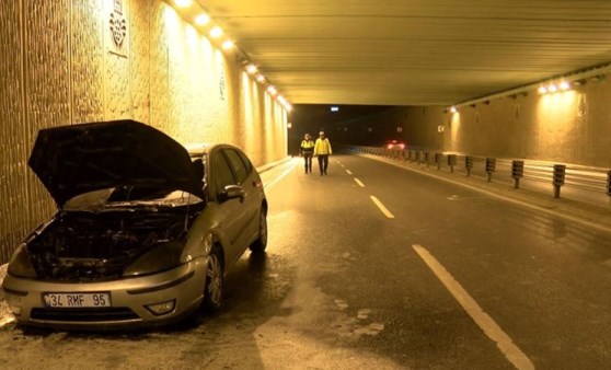 Sarıyer'de otomobil yangını: Bir anda alev aldı (24 Nisan 2022) (Video Haber)