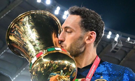 Hakan Çalhanoğlu'nun penaltı atışı İtalya basınında gündem oldu