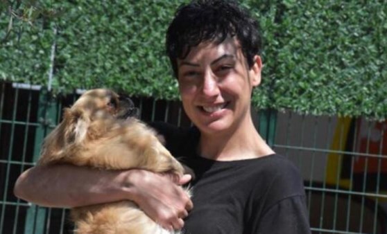 Can Bonomo'nun ablası, çiftliğinde 165 köpek ve 5 kedi ile yaşıyor