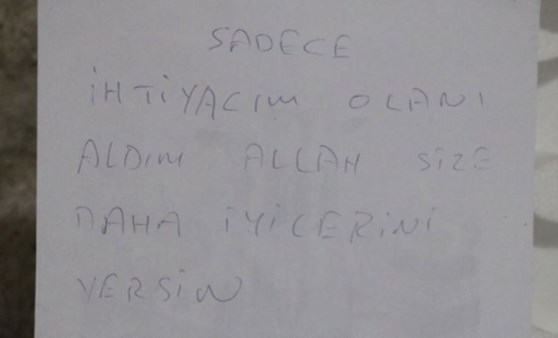 Tatil dönüşü bu notla şok oldular: 'İhtiyacım olanı aldım' notu bırakmış, kıymalı yumurta yapıp, duş almış (14 Mayıs 2022) (Video Haber)