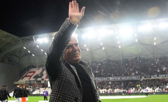 Süper Lig'e veda eden Altay'da tarihi Mustafa Denizli kararı