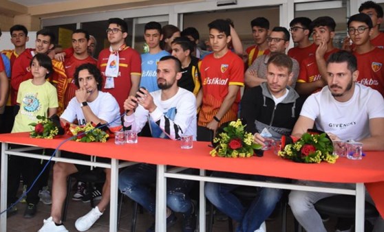 İlhan Parlak: En büyük hayalim Kayserispor formasıyla Türkiye Kupasını kazanmak