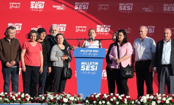 Gezi aileleri kürsüye çıktı: 'Her yer Taksim her yer direniş!' sloganları atıldı