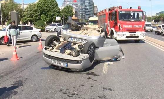 Bahçelievler'de feci kaza: 1'i hamile 3 yaralı (22 Mayıs 2022) (Video Haber)