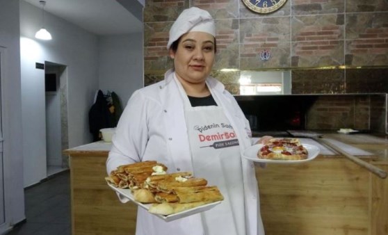 İstanbul'dan okumak için geldiği Bafra'da pide ustası oldu