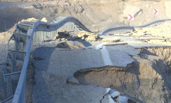 Kahramanmaraş merkezli depremler karayollarında tahribata yol açtı