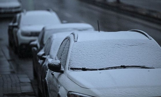 Türkiye kar yağışı ile uyandı! İstanbul, Ankara, Eskişehir ve Bolu'dan kar manzaraları