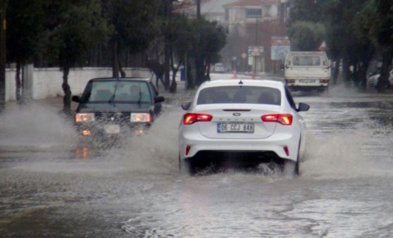 Muğla’da beklenen yağış başladı