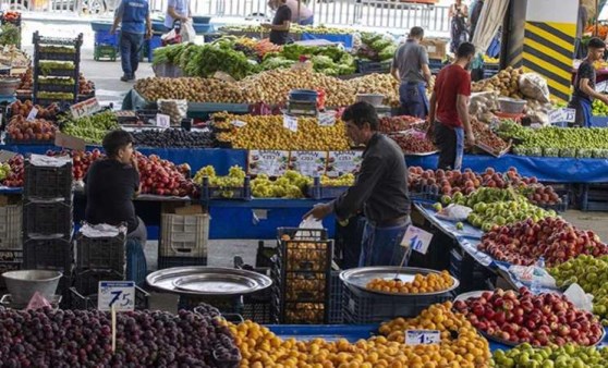 Sepetini dolduramayan yurttaş zamlara isyan etti: ‘Tayyip bey son golü güzel attı’