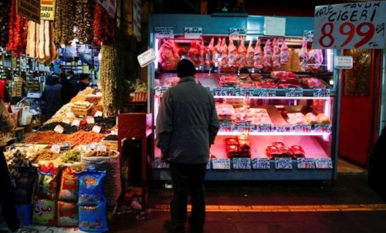 Yükselen gıda fiyatlarının karşısında ekonomi yazarı İbrahim Ekinci ateş püskürdü: ‘Pazarlara gerek yok, hükümet kendini basmalı!’