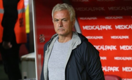 Jose Mourinho'dan flaş hakem açıklaması: 'Biz attığımızda faul mü verilecek göreceğiz'