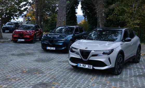 Alfa Romeo Junior hem verimli hem sportif! Model hibrit ve elektrikli olarak yola çıktı: İşte fiyatları ve tüm ayrıntılar...