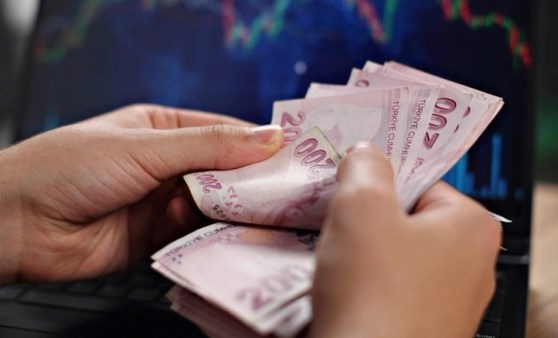 Bankaların faiz yarışı sürüyor: 750 bin liranın faiz getirisi ne kadar? En yüksek faizi hangi banka veriyor?