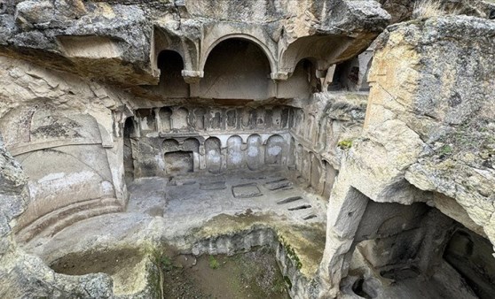 Bizans dönemine ait onlarca kayadan oyma kilise ziyarete açılıyor!