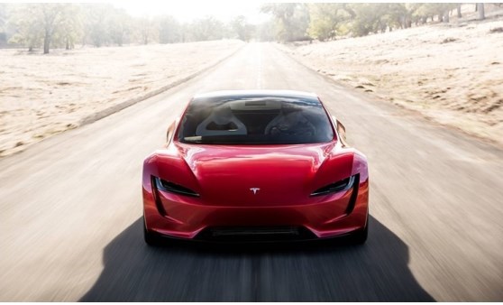 Elon Musk Tesla Roadster için 'Araba değil' dedi! Roketli modelin kanatları olacak mı yanıtladı...