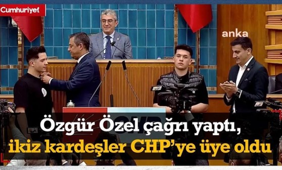 Özgür Özel yeni üye kampanyasını başlattı, ikiz kardeşler canlı yayında CHP'ye üye oldu