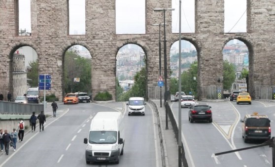 Polis ablukası altındaydı... Bozdoğan Kemeri trafiğe açıldı