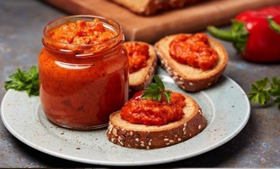 Balkan mutfağından eşsiz bir lezzet: Ajvar sosu tarifi...