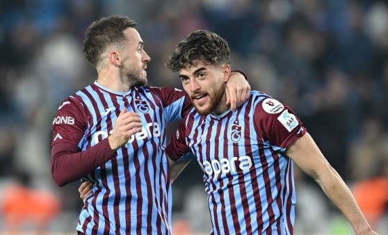 Malheiro hat-trick yaparak yıldızlaştı... Trabzonspor evinde 5 golle şov  yaptı! Trabzonspor 5-0 Antalyaspor - Son Dakika Spor Haberleri | Cumhuriyet