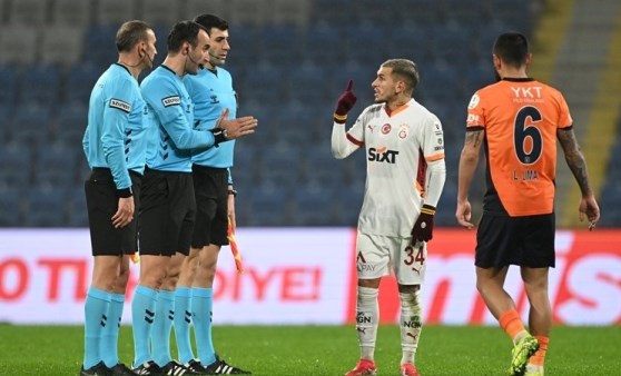 Eski hakemler Başakşehir - Galatasaray maçını değerlendirdi: Galatasaray'ın ikinci golü iptal edilmeli miydi?